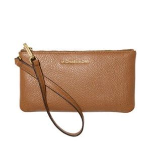 NWT Michael Kors Jet Set Wristlet